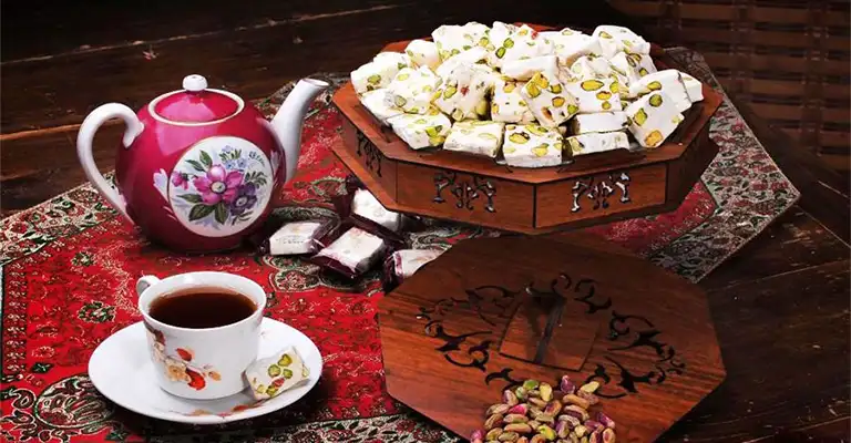 بهترین شیرینیهای اصفهانی برای خوردن با چای